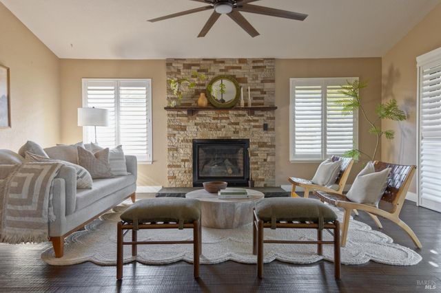 206 Willow Green Way, Vacaville, CA 95687