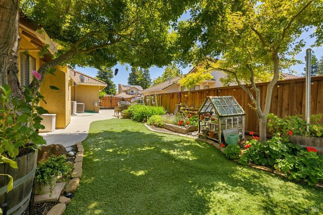 206 Willow Green Way, Vacaville, CA 95687