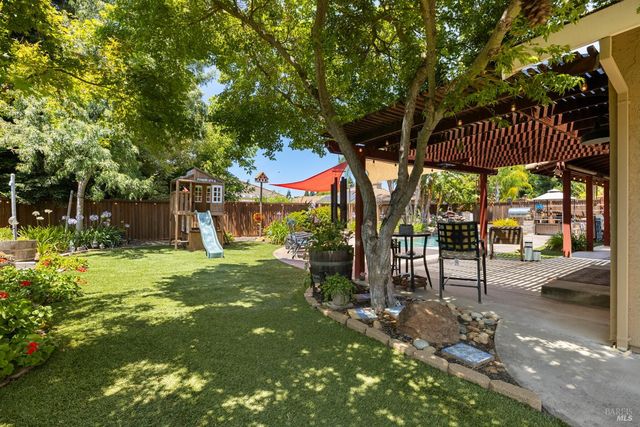 206 Willow Green Way, Vacaville, CA 95687