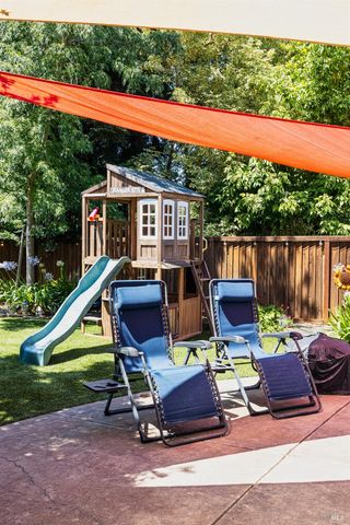 206 Willow Green Way, Vacaville, CA 95687