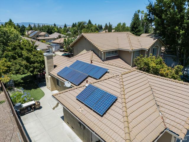 206 Willow Green Way, Vacaville, CA 95687