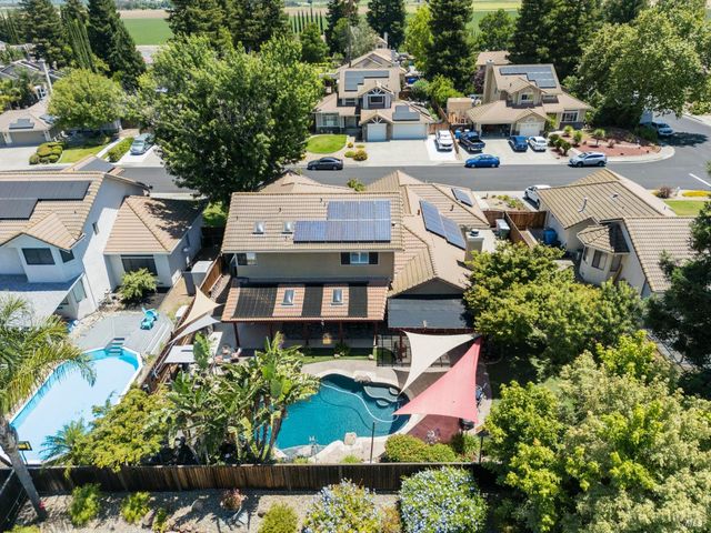 206 Willow Green Way, Vacaville, CA 95687