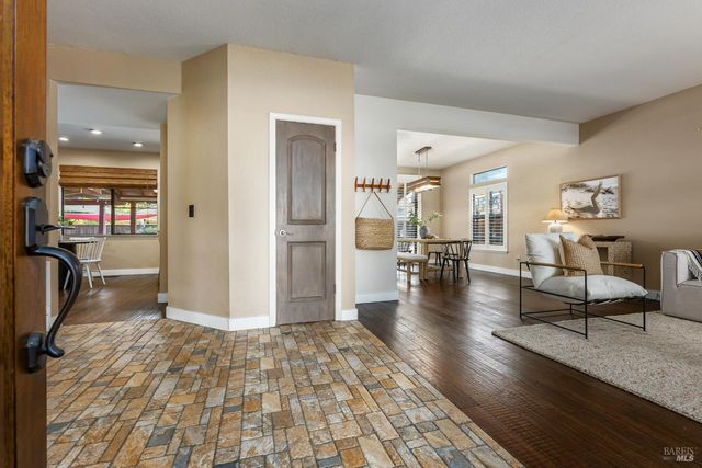 206 Willow Green Way, Vacaville, CA 95687