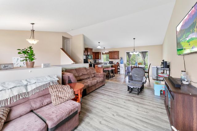 435 Highview Loop SE, Pine City, MN 55063