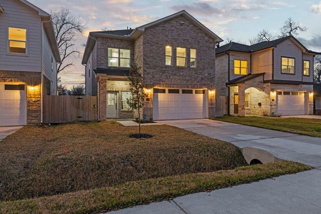 2209 Silverbonnet Street, Houston, TX 77055