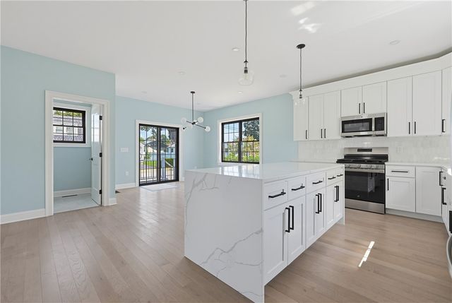 38 Ashburne Street, Pawtucket, RI 02861