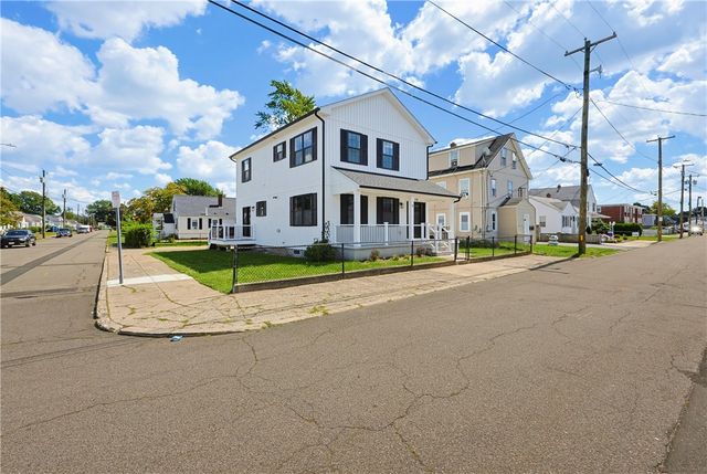 38 Ashburne Street, Pawtucket, RI 02861