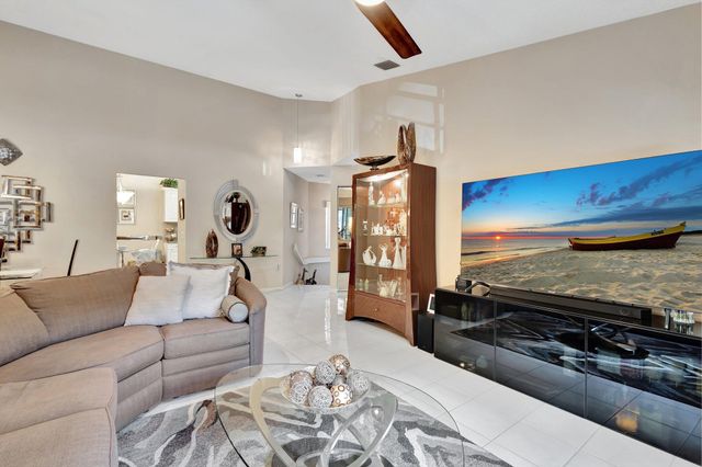 5115 Europa Drive P, Boynton Beach, FL 33437