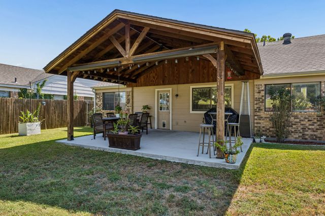 4114 Emerson Drive, Grand Prairie, TX 75052