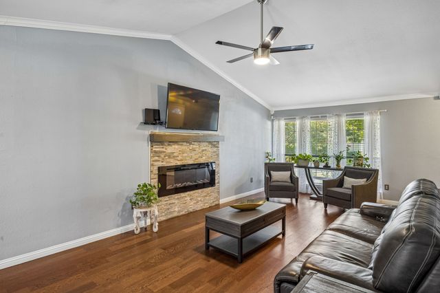 4114 Emerson Drive, Grand Prairie, TX 75052