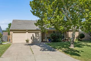 4114 Emerson Drive, Grand Prairie, TX 75052