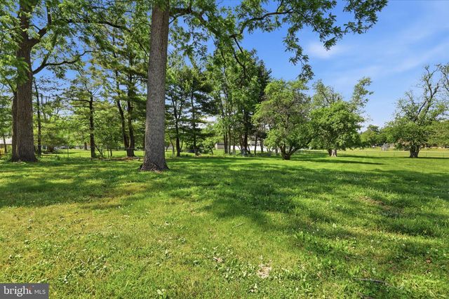 1682 CLYDESDALE CIR, Yardley, PA 19067