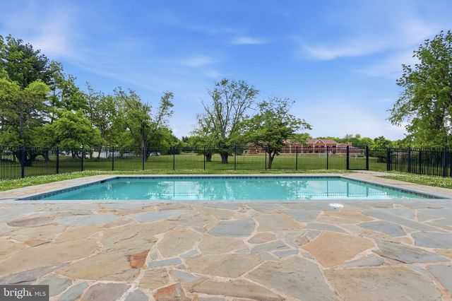 1682 CLYDESDALE CIR, Yardley, PA 19067