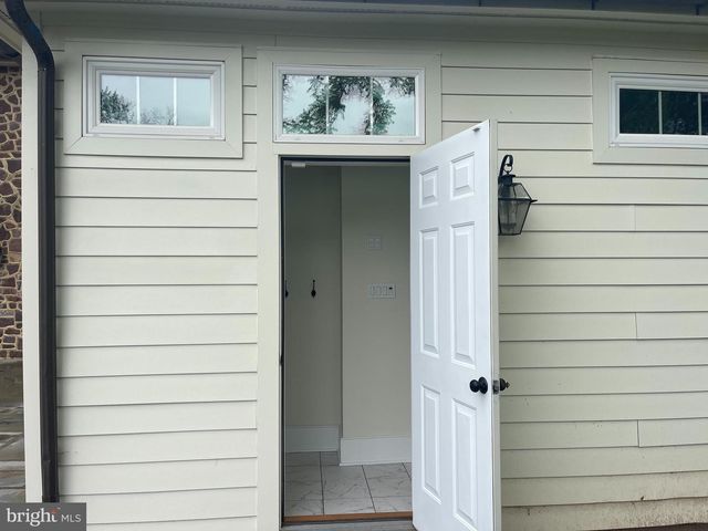 1682 CLYDESDALE CIR, Yardley, PA 19067