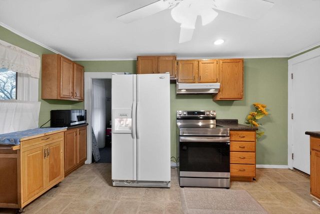 330 W Jefferson STREET, Elkhorn, WI 53121