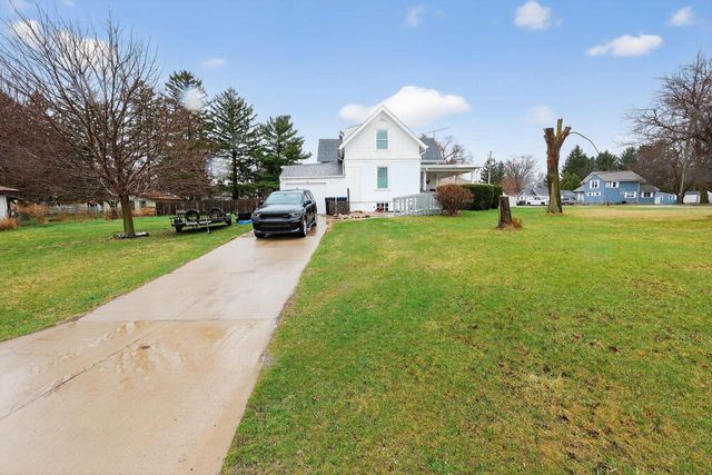 330 W Jefferson STREET, Elkhorn, WI 53121