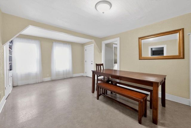 330 W Jefferson STREET, Elkhorn, WI 53121