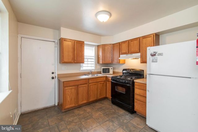 1635 FONTAIN ST, Philadelphia, PA 19121