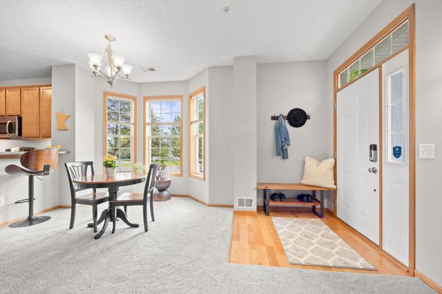 1246 Chateau Avenue 409, Maplewood, MN 55109