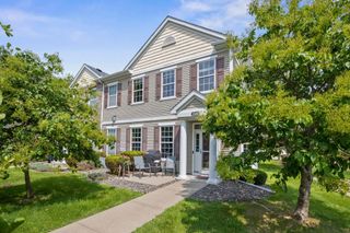 1246 Chateau Avenue 409, Maplewood, MN 55109