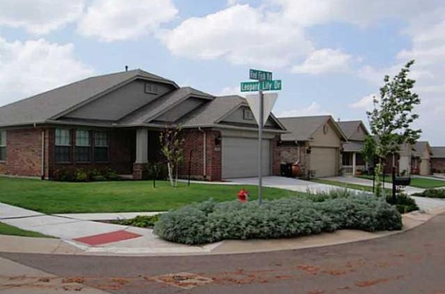 2700 Red Fish Rd, Norman, OK 73069