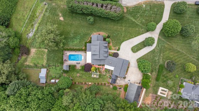 401 Redwood Court, Lenoir, NC 28645