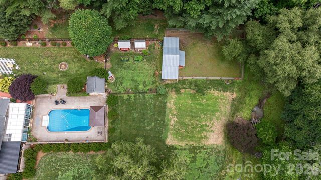 401 Redwood Court, Lenoir, NC 28645