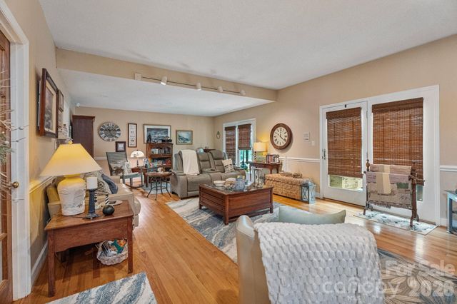 401 Redwood Court, Lenoir, NC 28645