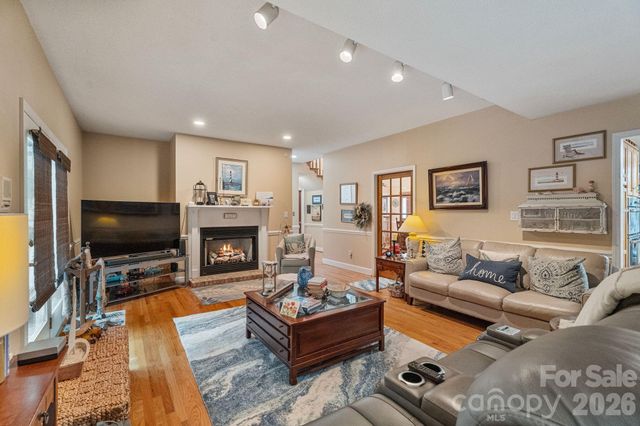 401 Redwood Court, Lenoir, NC 28645