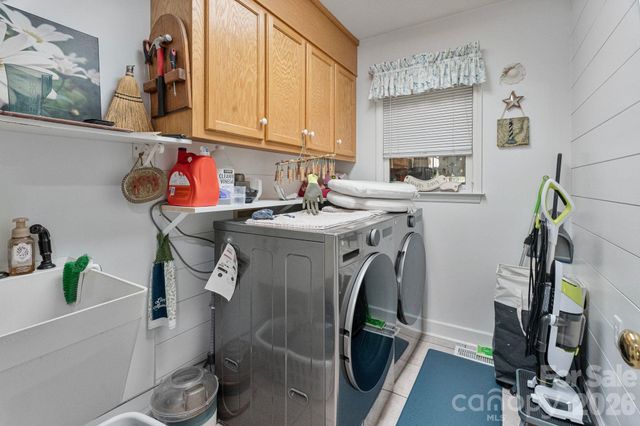 401 Redwood Court, Lenoir, NC 28645