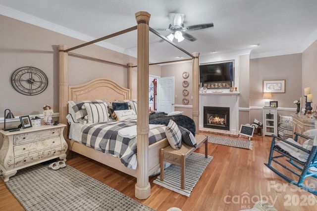 401 Redwood Court, Lenoir, NC 28645