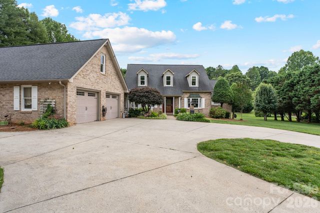 401 Redwood Court, Lenoir, NC 28645