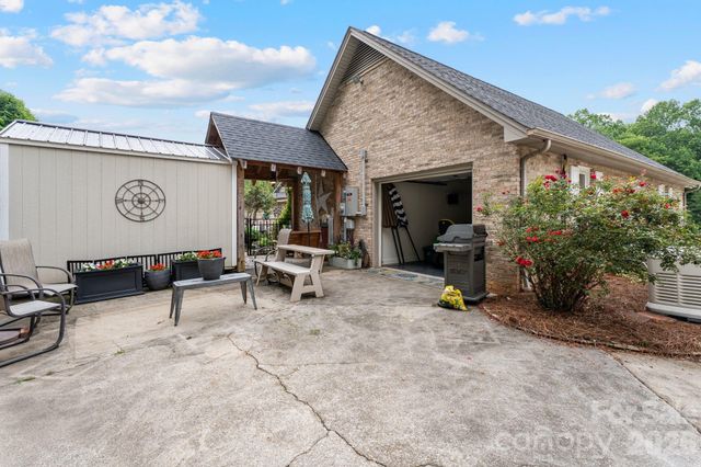 401 Redwood Court, Lenoir, NC 28645