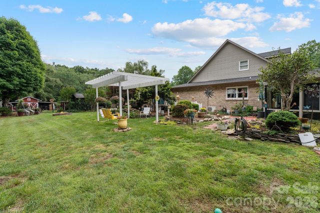 401 Redwood Court, Lenoir, NC 28645