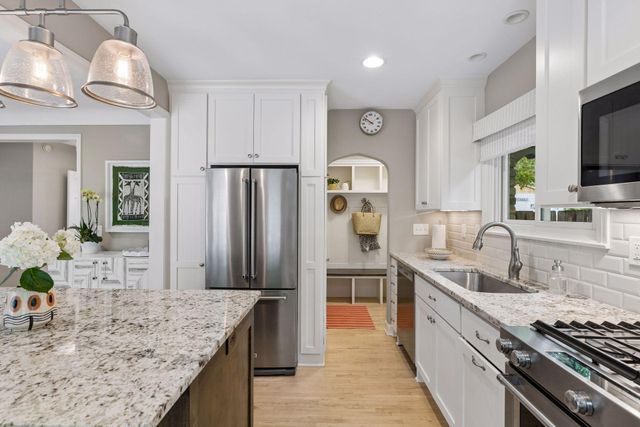 2215 Bayard Avenue, Saint Paul, MN 55116