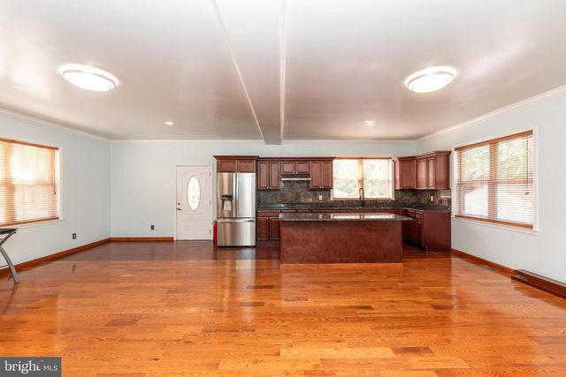 306 S EAST AVE, Vineland, NJ 08360