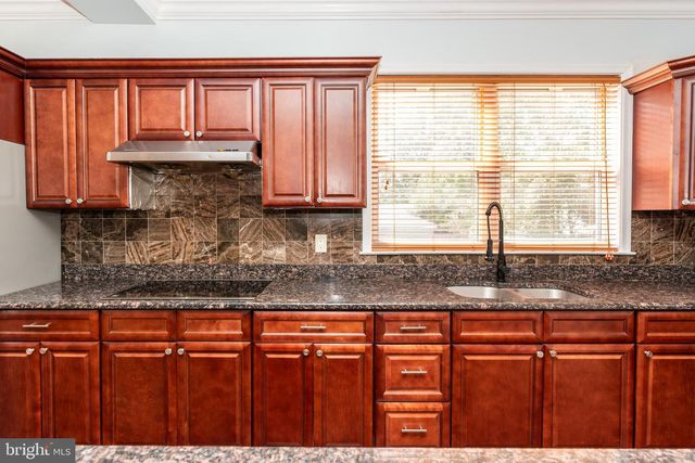 306 S EAST AVE, Vineland, NJ 08360