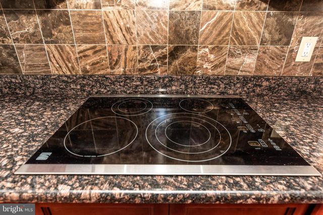 306 S EAST AVE, Vineland, NJ 08360