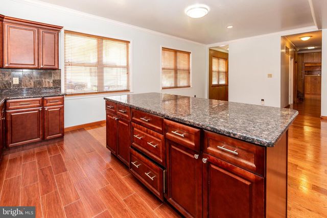 306 S EAST AVE, Vineland, NJ 08360