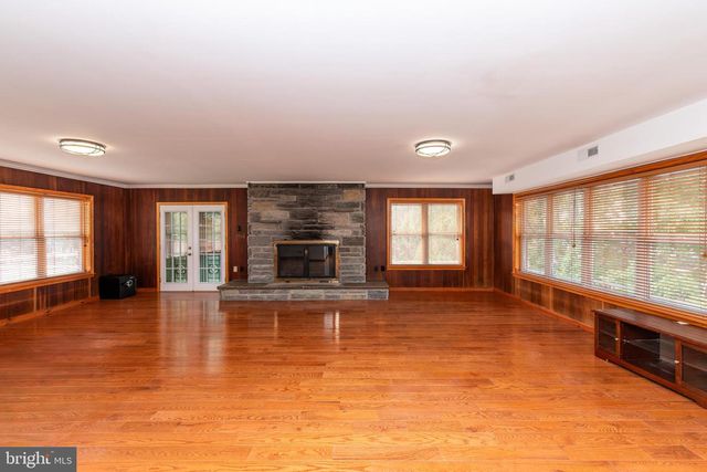 306 S EAST AVE, Vineland, NJ 08360