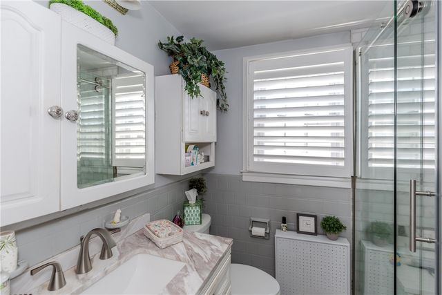 24 Columbus Boulevard, Cranston, RI 02910