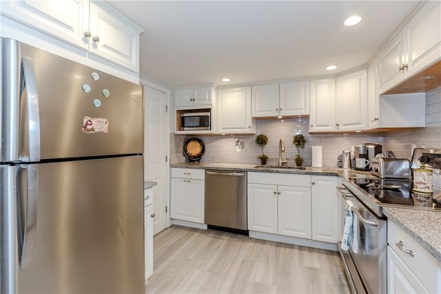 24 Columbus Boulevard, Cranston, RI 02910