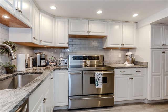 24 Columbus Boulevard, Cranston, RI 02910