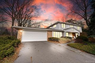 3092 Woodland Ridge Drive, West Bloomfield, MI 48323