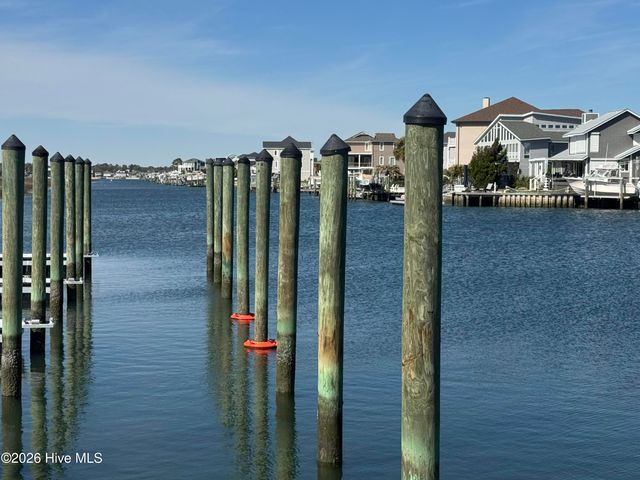 602 W Fort Macon Road 242, Atlantic Beach, NC 28512