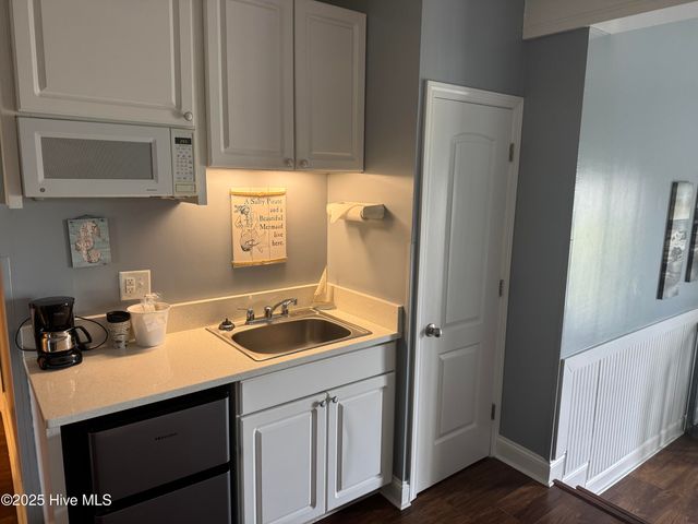 602 W Fort Macon Road 242, Atlantic Beach, NC 28512