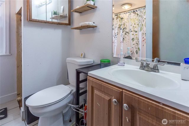 1706 N 32nd Place, Mount Vernon, WA 98273