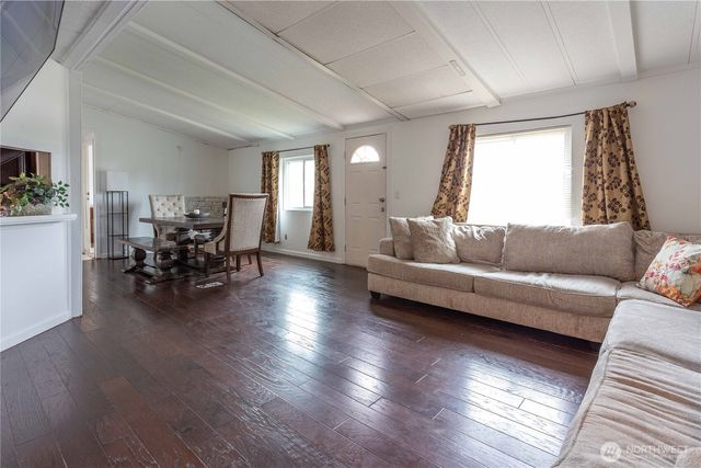 1706 N 32nd Place, Mount Vernon, WA 98273