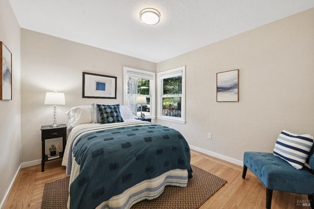 142 Dominga Ave, Fairfax, CA 94930