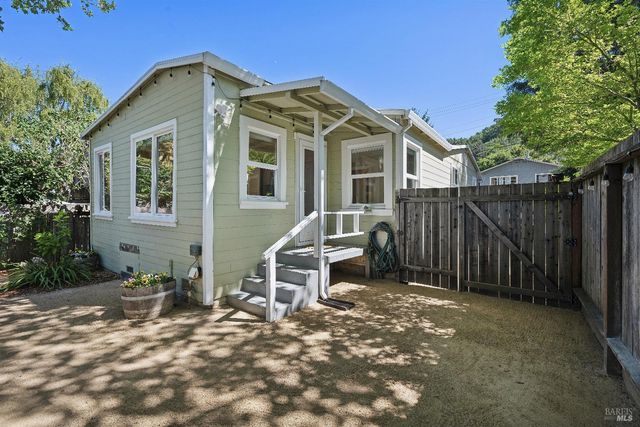 142 Dominga Ave, Fairfax, CA 94930